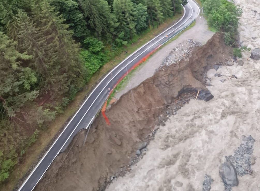 Cogne Isolata Ci Vorranno Settimane Per Ripristinare La Viabilit